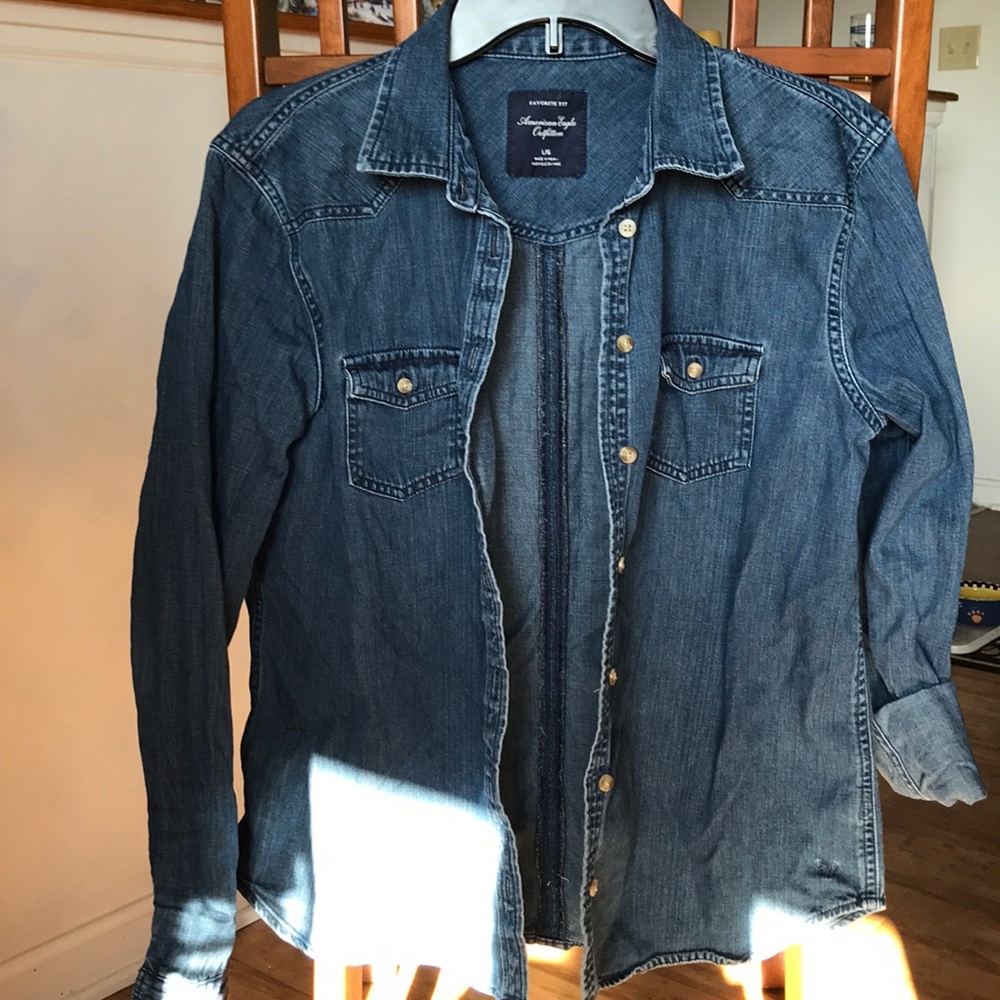 SOLD 🚫 AE Denim Flannel Button up
